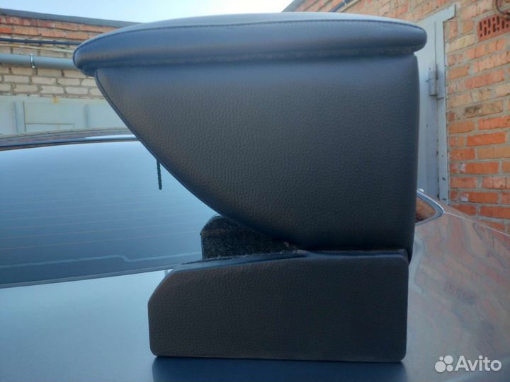 Подлокотник