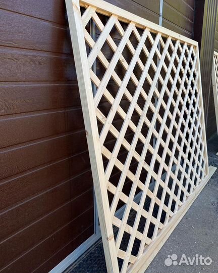 Шпалера деревянная