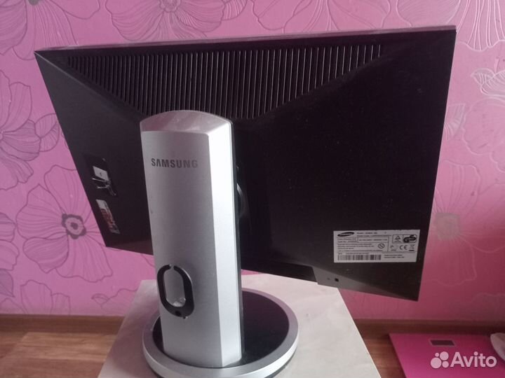 Монитор samsung SynkMaster 205BW