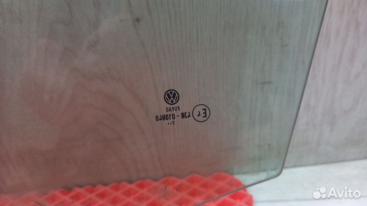 Стекло двери передней правой Volkswagen Polo