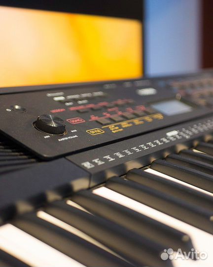 Yamaha PSR-E273 Синтезатор для начинающих