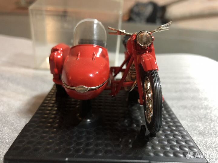 Мотоцикл иж-Ю 2к 1:24