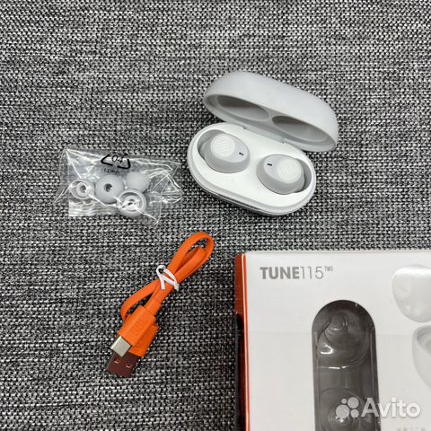 Беспроводные наушники JBL tune 115 TWS белые б/у