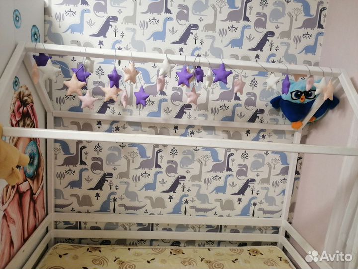 Детская кроватка домик