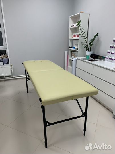 Кушетка для массажа с вырезом