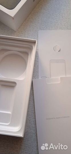 Пустая коробка от айфона