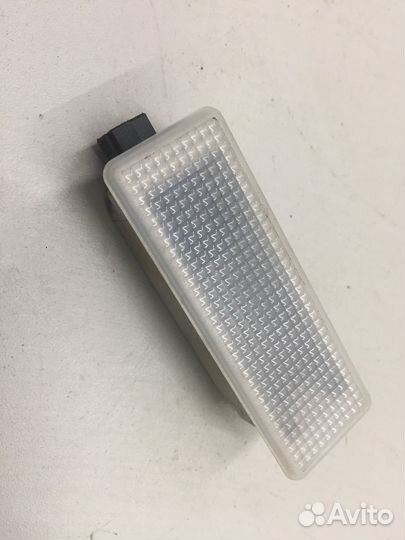 Плафон обшивки двери нижний (BMW X3)