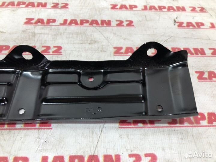 Кронштейн бампера задний правый Mitsubishi Pajero