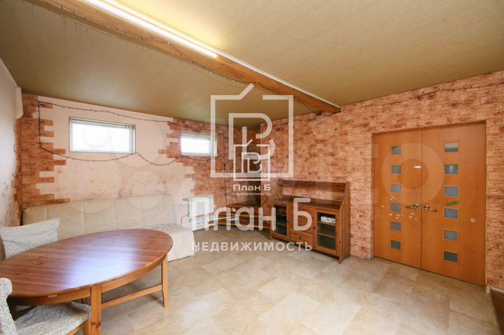 Дом 160 м² на участке 9 сот.