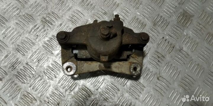 Суппорт передний правый Nissan Micra k11 K11