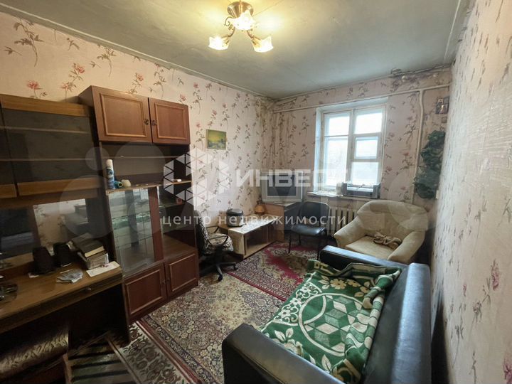 Комната 28 м² в 4-к., 2/2 эт.