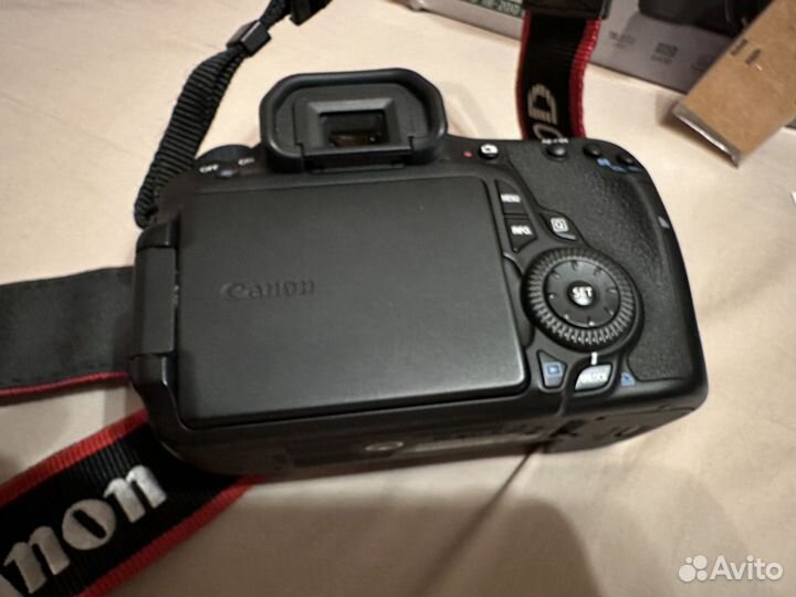 Зеркальный фотоаппарат Canon eos 60d