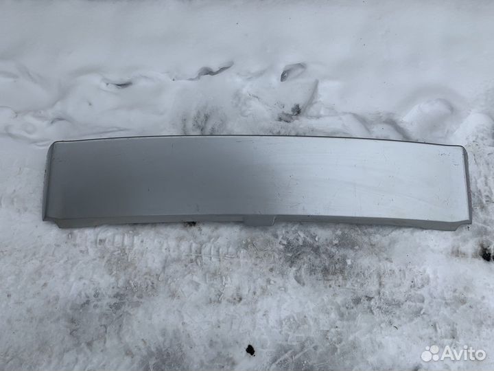 Спойлер на крышку багажника