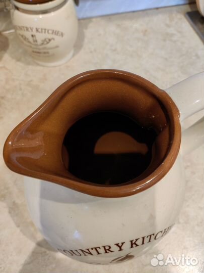 Керамический кувшин бежевый