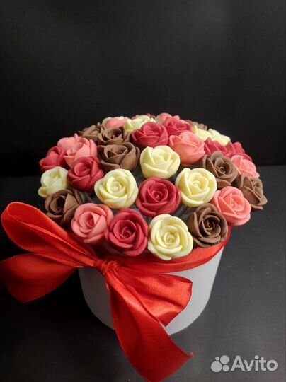 Шоколадные Розы - 37 шт в Шляпной Коробке