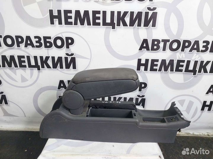 Подлокотник Audi A6 C5
