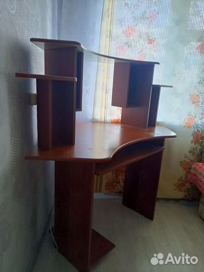 Компьютерный стол