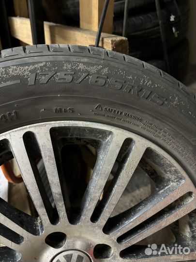 Продаю 2 колеса 175/65 r15