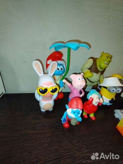 Игрушки из макдональдса и бургер кинга пакетом