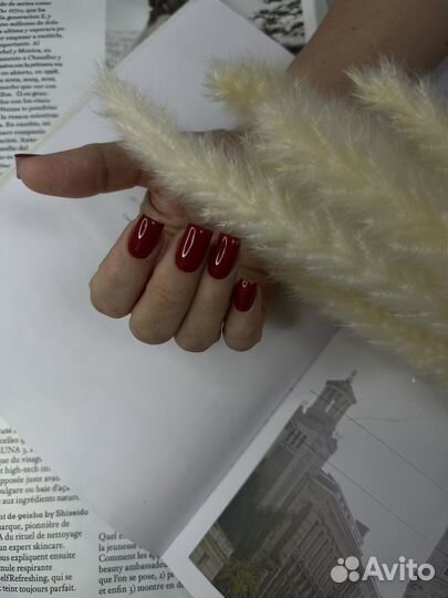 Модель на маникюр