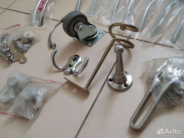 Мебельные и дверные ручки, фурнитура