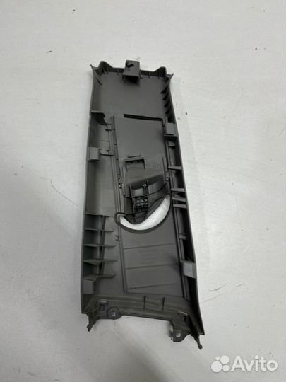 Обшивка средней стойки левая Toyota Camry V50/V55