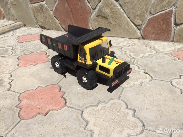 Новый самосвал бмз -бизон. СССР для коллекций