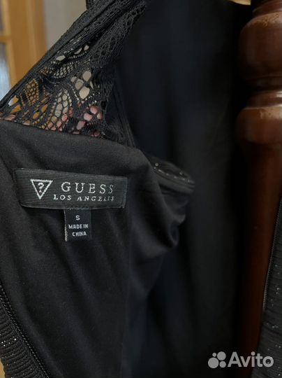 Платье guess