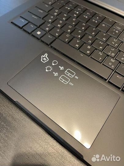 Игровой ноутбук Intel Nuc 15 (maibenben x568)