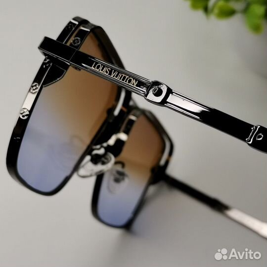 Очки Louis Vuitton