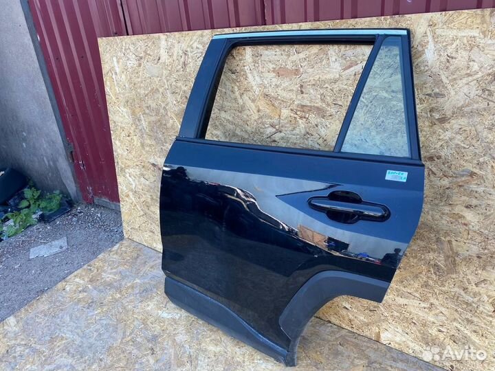 Задняя левая дверь Тойота Рав 4 50