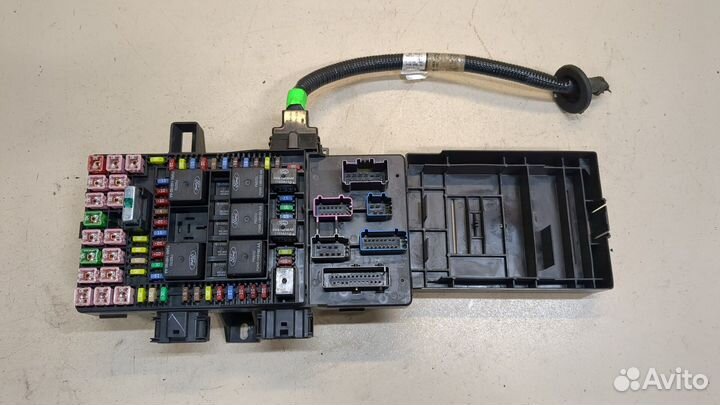 Блок предохранителей Lincoln Navigator, 2006