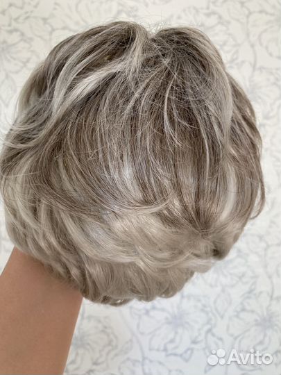 Парик женский короткий блонд русый