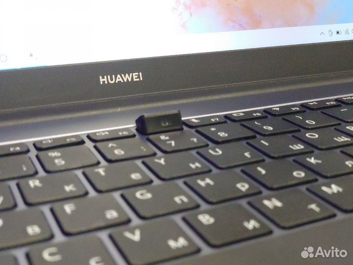 Премиальный ультрабук Huawei Ryzen 5\ 8\512Gb SSD
