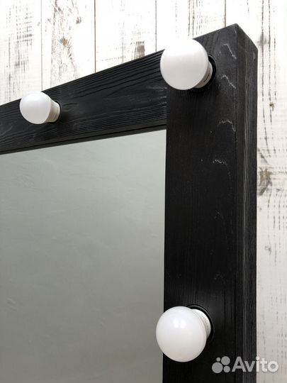 Гримерное зеркало с подсветкой