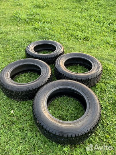 RoadX RX Frost WH12 215/70 R16