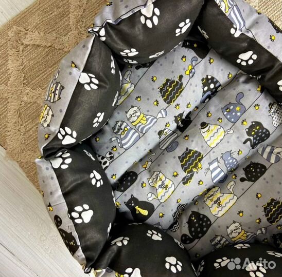 Лежанка для собак и кошек