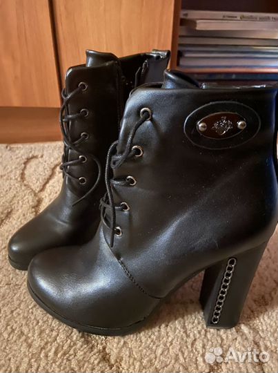 Сапоги демисезонные новые