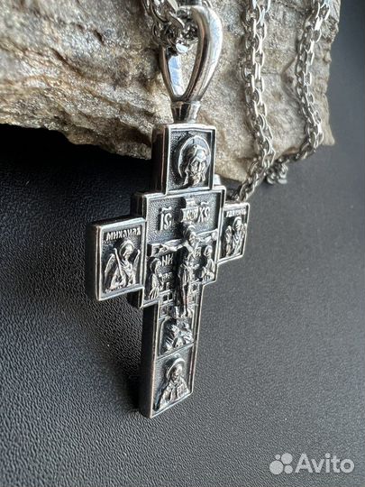 Крест и цепь