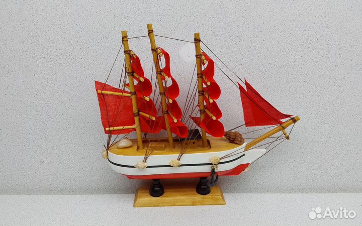 Парусник с алыми парусами 20,2*19 сувенир