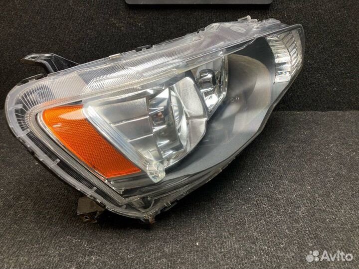 Фара ксеноновая передняя правая Mitsubishi Lancer