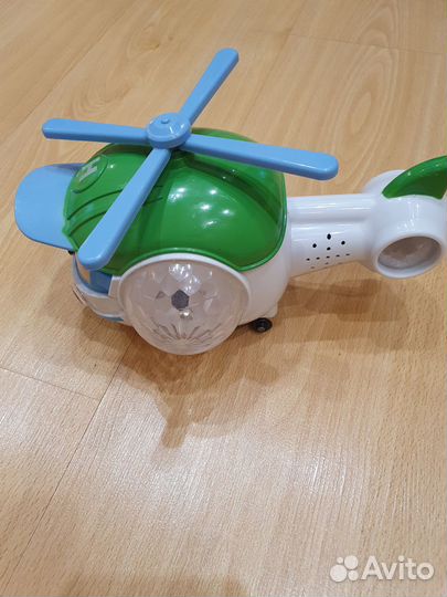 Вертолет игрушка