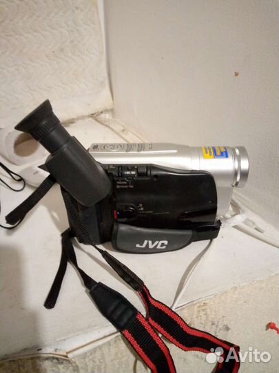 Видеокамера JVC