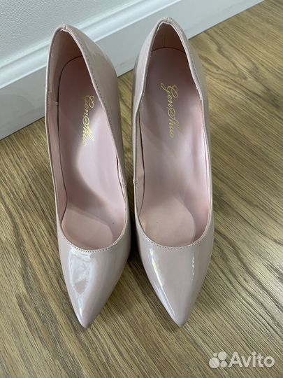 Новые туфли лодочки 35
