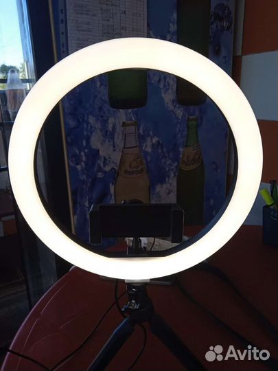 Кольцевая лампа со штативом
