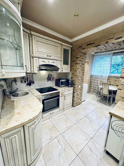 3-к. квартира, 90 м², 2/19 эт.