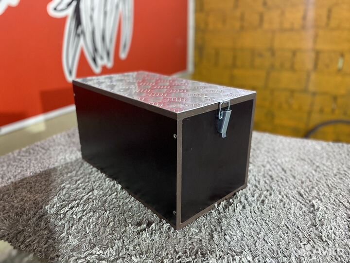 Рундук - ступенька для выхода на нос