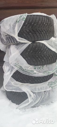 Nokian Tyres Hakkapeliitta 8 SUV 285/50 R20 116