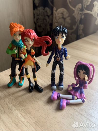 Куклы из серии «Давай дружить» начала 2000-х годов