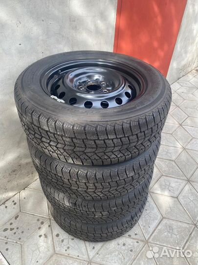 Douglas Performance 215/60 R16